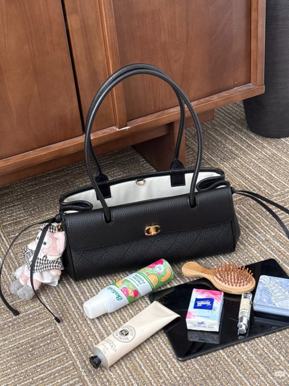 Classic CHANEL   bag: A Stylish and Versatile Choice for Elegance